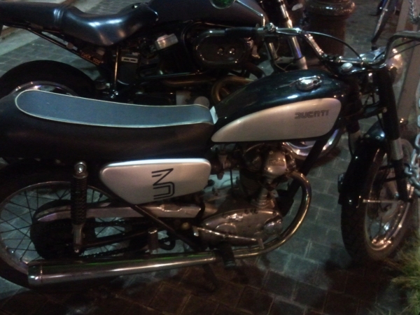 ducat_125_a.jpg